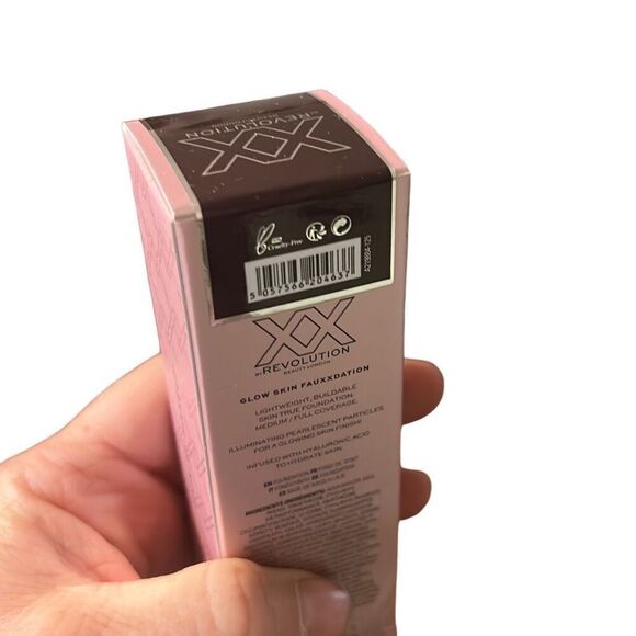 XX Revolution‎ Glow Skin FauXXdation Foundation FX18 - Picture 4 of 5